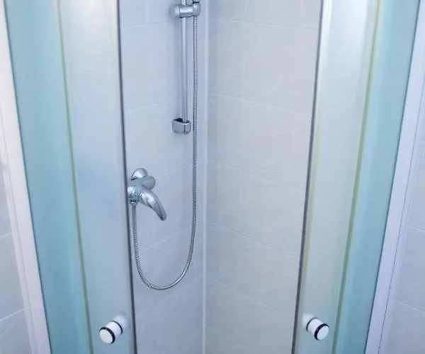 Adria Quarto em Acomodações Particulares *